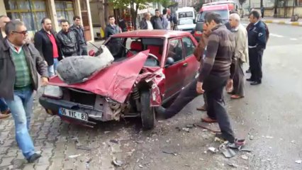 Hızlı ve dikkatsiz sürücü kazaya sebep oldu