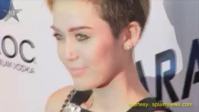 Liam Hemsworth and Eiza Gonzalez Spotted Cozying It Up Again Miley Cyrus Is Upset!