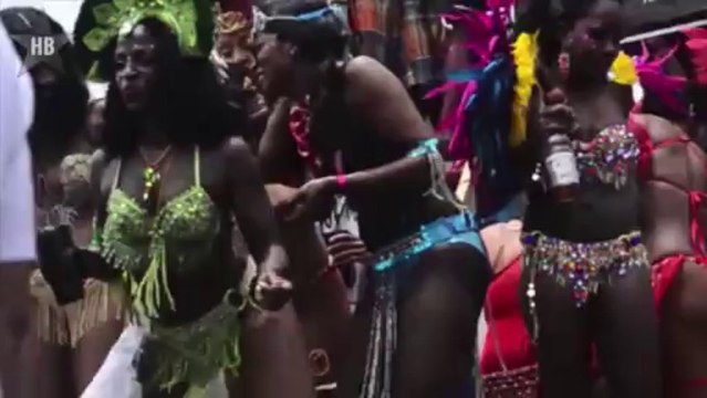 Rihanna Teaches Miley Cyrus How To Twerk Vanessa Hudgens & Nicki Minaj Can Stay Away