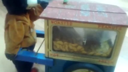 Cragstan Peanut Vendor