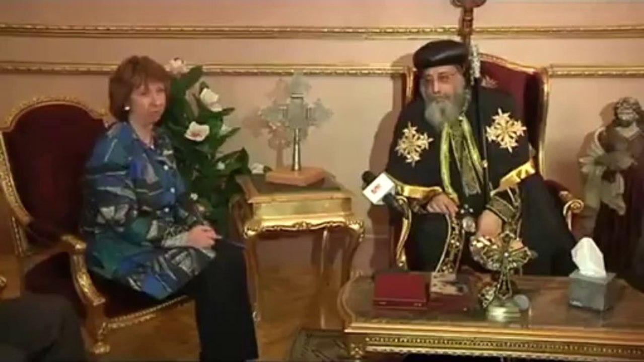 Catherine Ashton rencontre le Pape Tawadros II durant sa visite au Caire