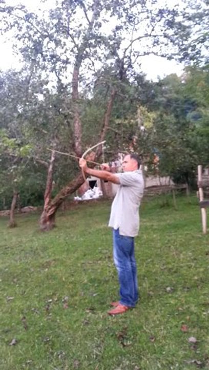 Burkay Akkesede ok atıyor