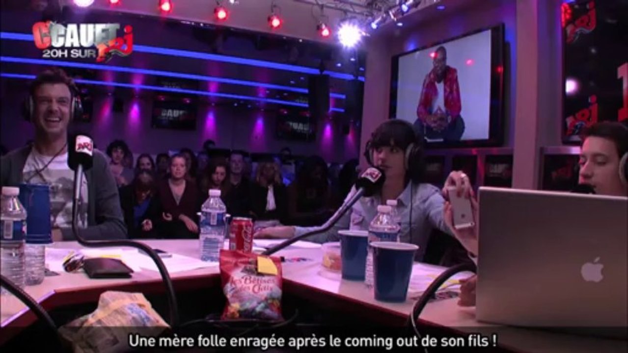 Une mère folle enragée après le coming out de son fils ! - C'Cauet sur NRJ