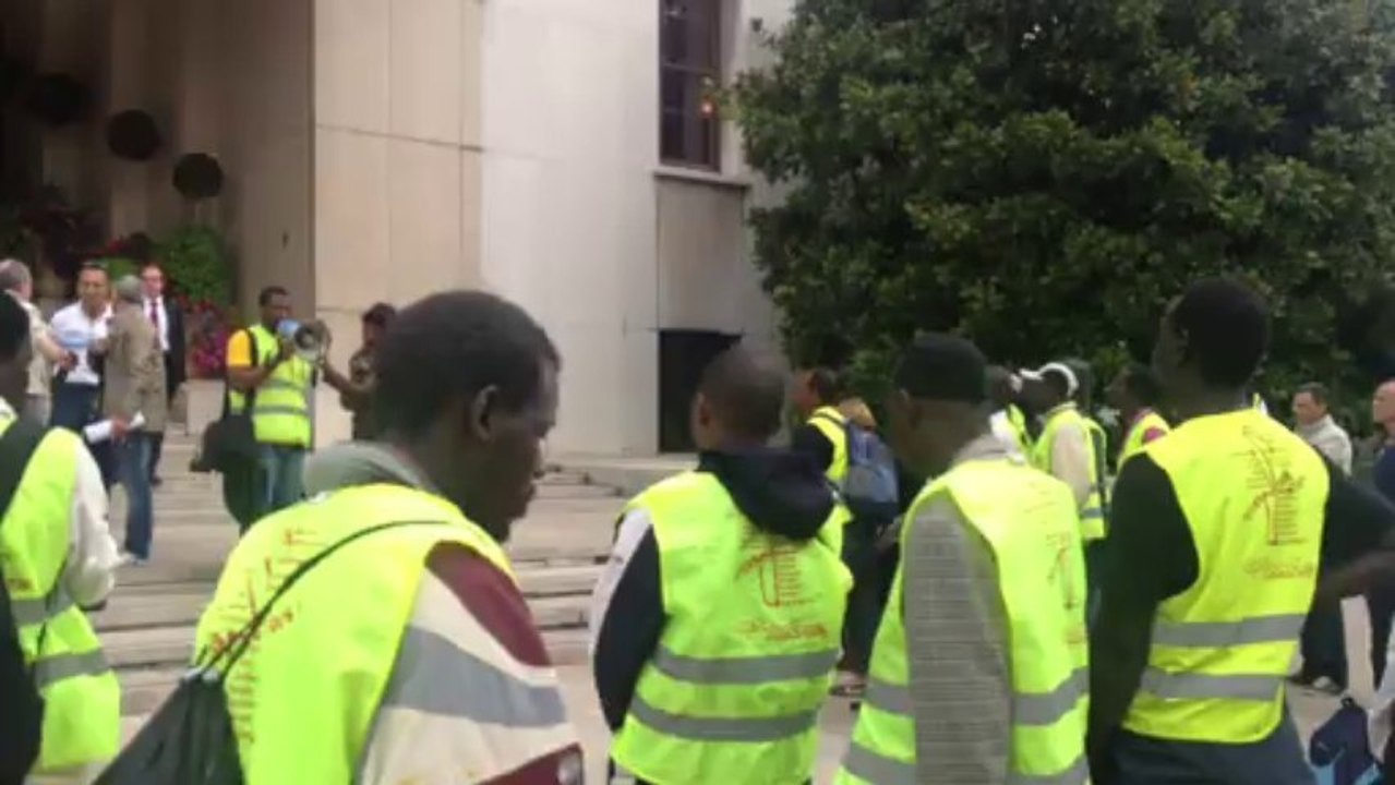 Julien Dufour, candidat à la Mairie de Boulogne molesté par les sans papiers 1