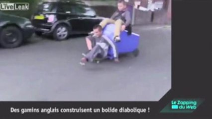 Zapping du web : La balle de golf atterrit sur le crâne d'un spectateur !