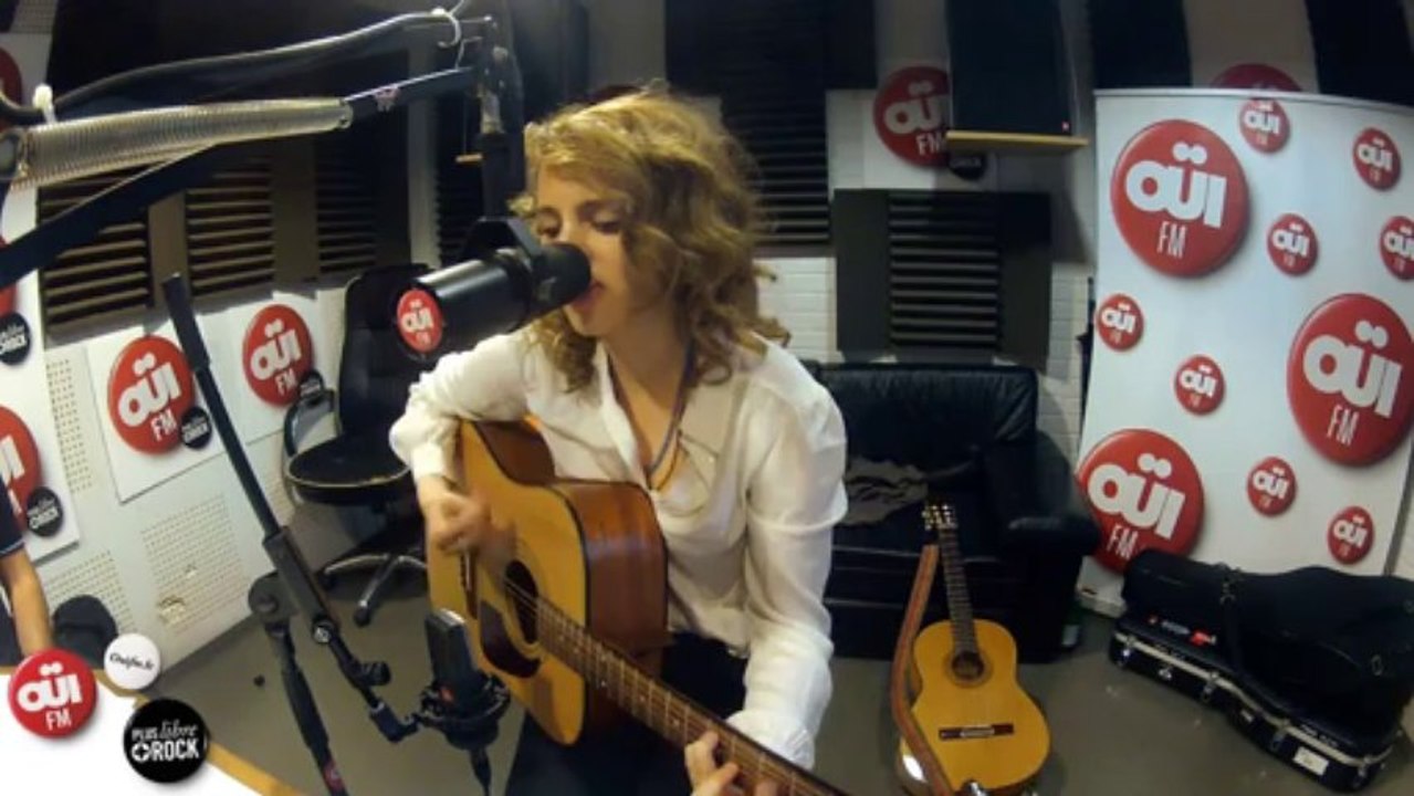 Anna Calvi - Bruce Springsteen Cover - Session Acoustique OÜI FM