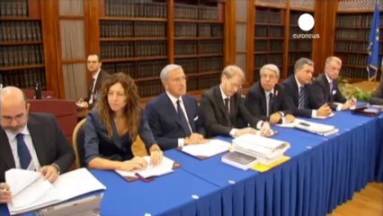 Italie: une commission du sénat entrouvre la porte de...