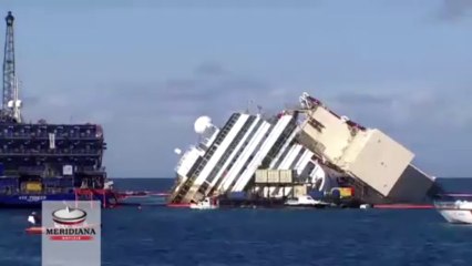 Il time-lapse del parbuckling della Costa Concordia in 90 secondi