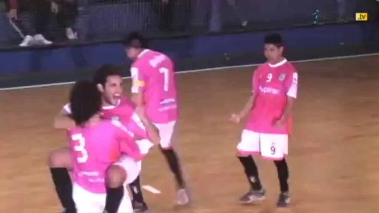 Combinaison insolite sur coup franc en futsal