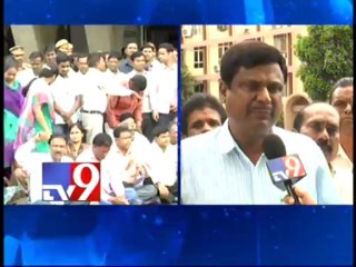 Tải video: T-Secretariat employees accuse police of favouring Seemandhra employees