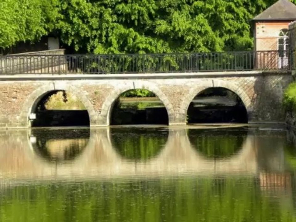 Reflets du chateau de Beloeil (Belgique)