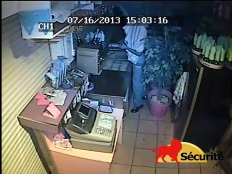 Une camera de surveillance film un voleur bien inspiré ...