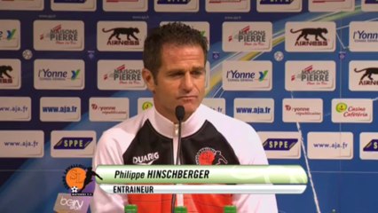 Conférence de presse AJ Auxerre - Stade Lavallois (2-0) : Bernard  CASONI (AJA) - Philippe  HINSCHBERGER (LAVAL) - 2013/2014