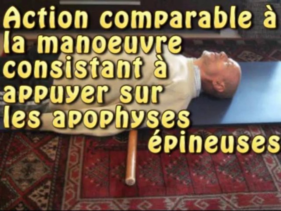 Self-SHIATSU du dos avec un bâton