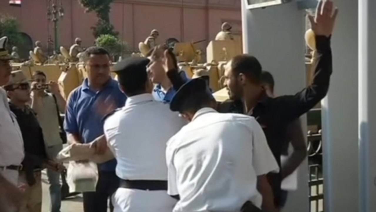 Egypt tightens security, warns Muslim Brotherhood