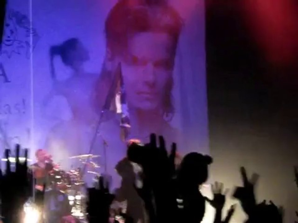 Lacrimosa en Chile 2010 - Tilo toma fotos al público