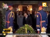 الرئيس منصور يضع أكاليل الزهور على قبر الجندي المجهول وقبري الرئيسين السادات وعبد الناصر