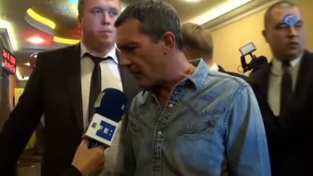 Banderas deslumbra en Moscú en la presentación de Justin y los caballeros del valor