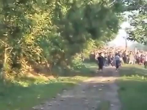 Hundreds of Buddhists attack to kill Muslims and burning their villages in Burma's Arakan هجوم مئات البوذيين لقتل المسلمين وحرق قراهم في أراكان بورما