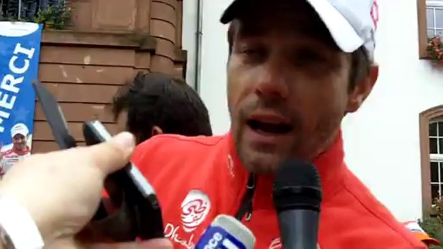 L'arrivée de Loeb et Elena devant l'hôtel de Ville de Haguenau à la fin de leur tour d'honneur