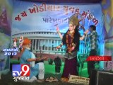 Narendra Modi tableaux share space with idols in Navratri pandals, Amreli - Tv9 Gujarat