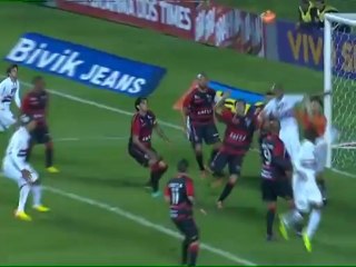 São Paulo derrota o Vitória e deixa zona de degola