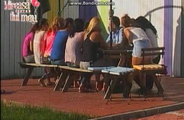 Andrei si Grig in casa fetelor