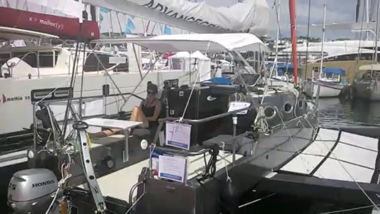C329 au Salon Nautique de Cannes 2013