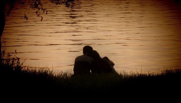 Zeki Müren - Şimdi uzaklardasın, gönül hicrânla doldu