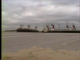 2 Spectacular Sight: Two SRN4 Hovercrafts Move Together at Calais 🚤