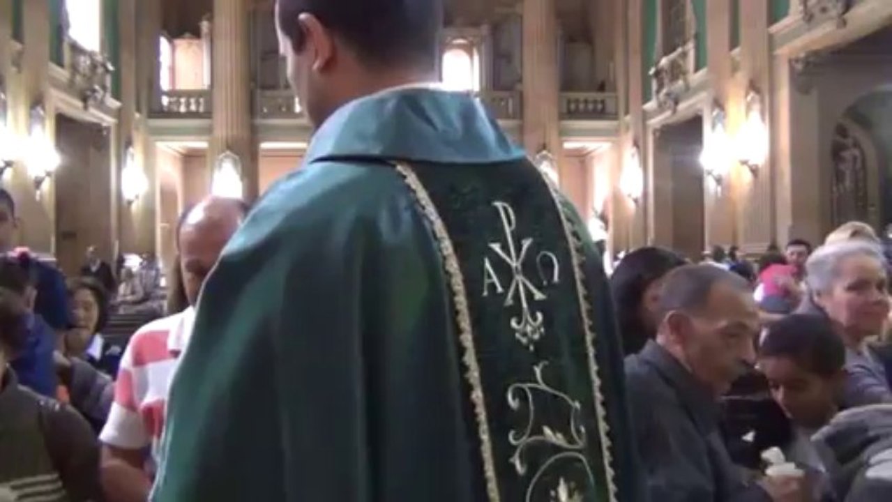 27º DOMINGO DO TEMPO COMUM. ANOC Entrega das Rosas