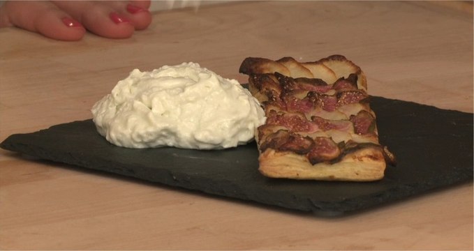 Recette de Tarte figues et poires et sa chantilly à la Fourme d'Ambert- 750 Grammes