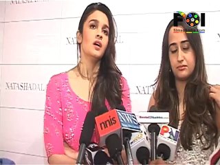 Sexy Alia Bhatt Giving Fashion Tips