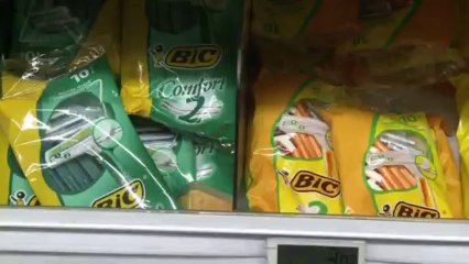 وداعا لشفرات الحلاقة... فقد عادت اللحية بقوة