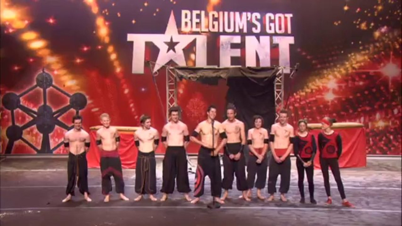 La troupe "Attention Jongleurs !" met le feu au plateau !