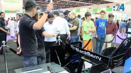 جايتيكس 2013..  سيارة بلاك بيري وأول شاشة مقعرة في العالم