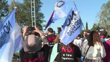 Protesto contra fábrica de celulose no Uruguai