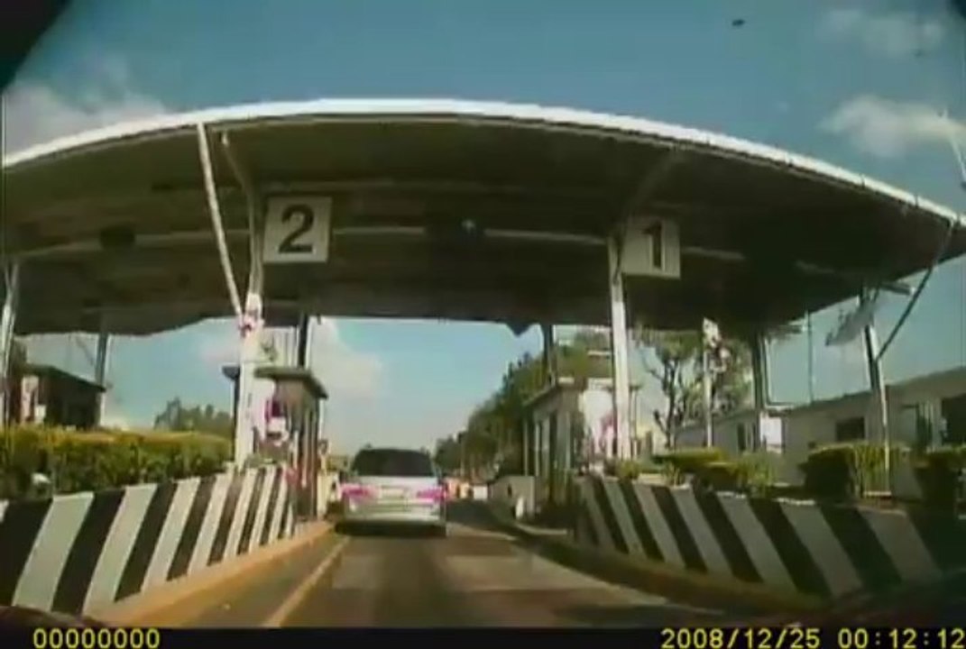 DVR PARA AUTOS EWECAM GRABA Y TOMA FOTOS EN MOMORIA SD 32 GB  TAXIS , 1 CAMARA, BATERIA