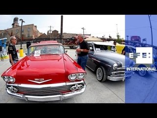 Lowrider cars invade Chicago for Mexican American festival
