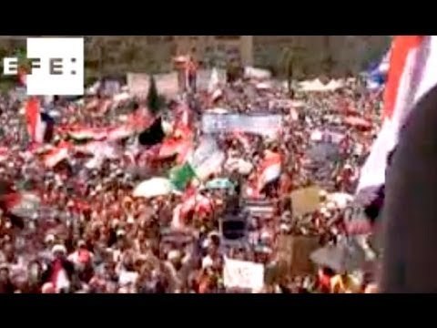 Dozens dead after Egyptian army opens fire on Morsi supporters