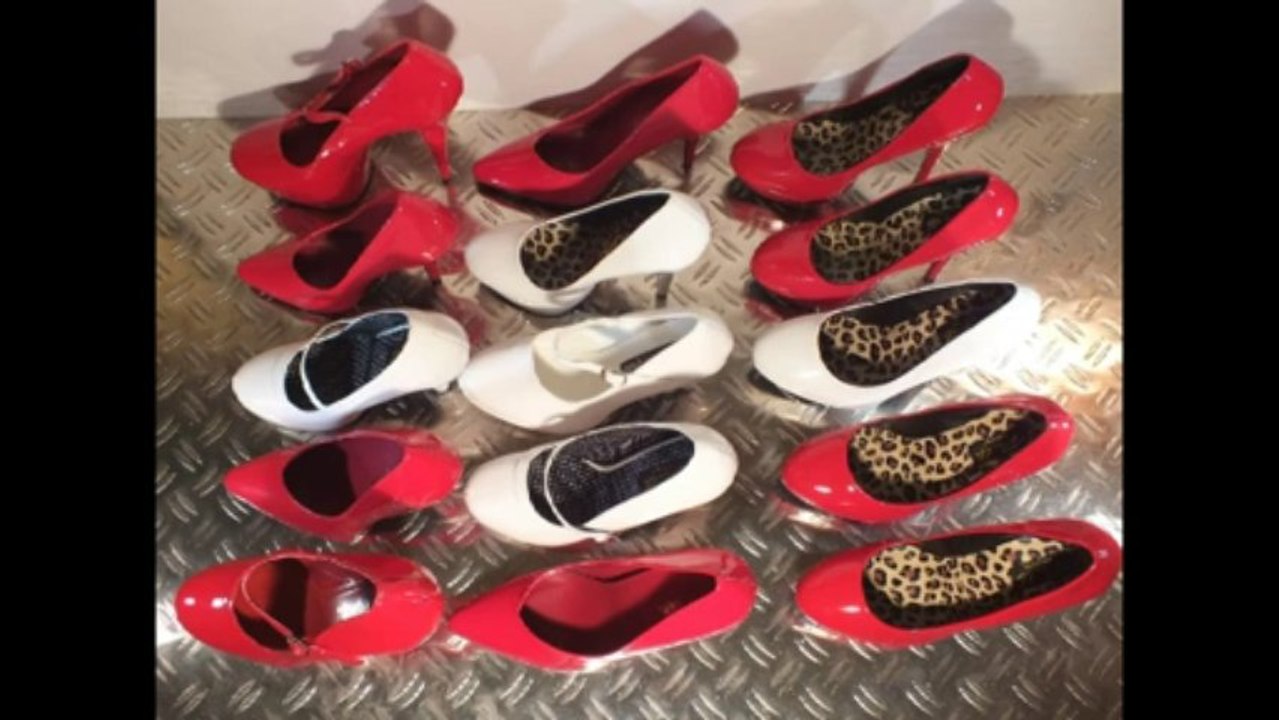 Schweiz Flagge aus High Heels!