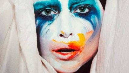 Lady Gaga dévoile "Applause"