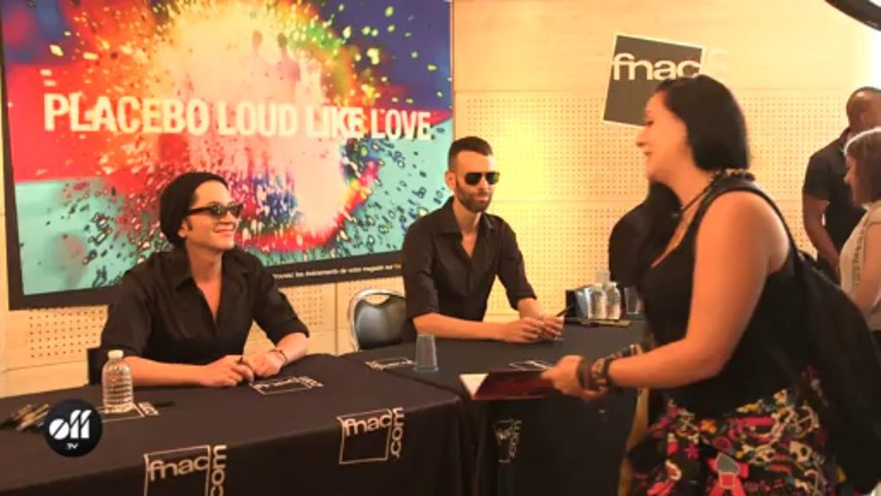 Placebo à la rencontre des fans pour une dédicace à la Fnac