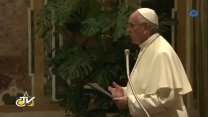 El papa Francisco, único que alza la voz ante la tragedia de Lampedusa