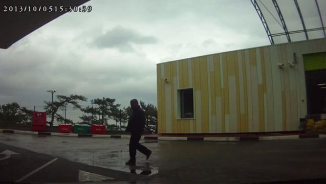 Jour de chance pour ce passant