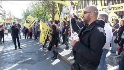 Grecia: riapre il Parlamento. Presenti tre deputati di...