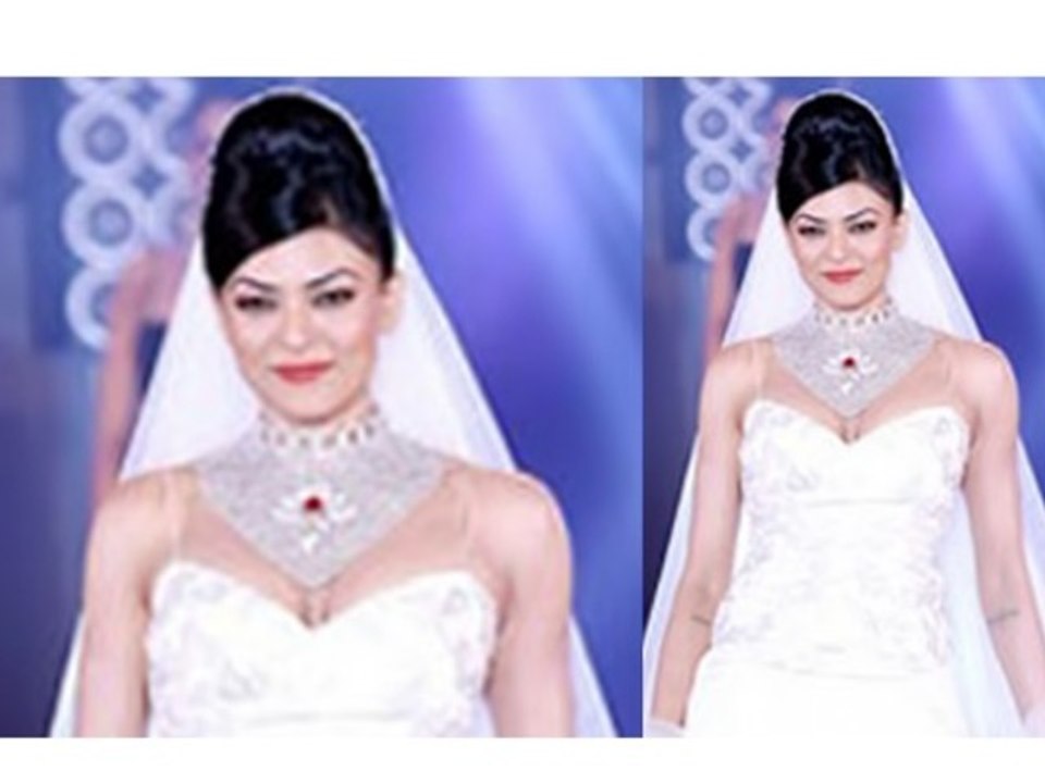 Gorgeous Sushmita Sen Sets The Ramp On Fire At...