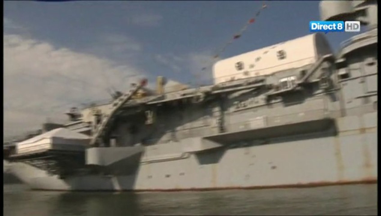 demenagement d'un porte avion.