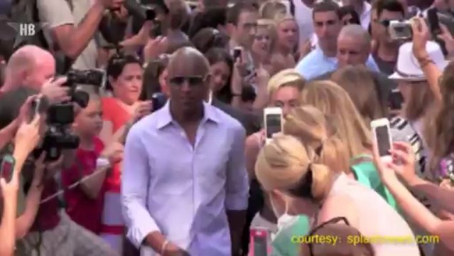 Miley Cyrus Slaughters American Flag At SNL 2013 Saturday Night Live Miley Cyrus Performance