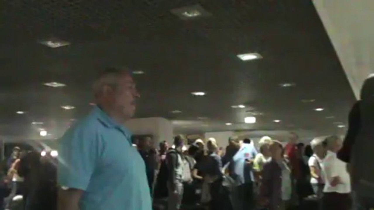 Web Check In TUI Flly am Flughafen Funchal Madeira (1)